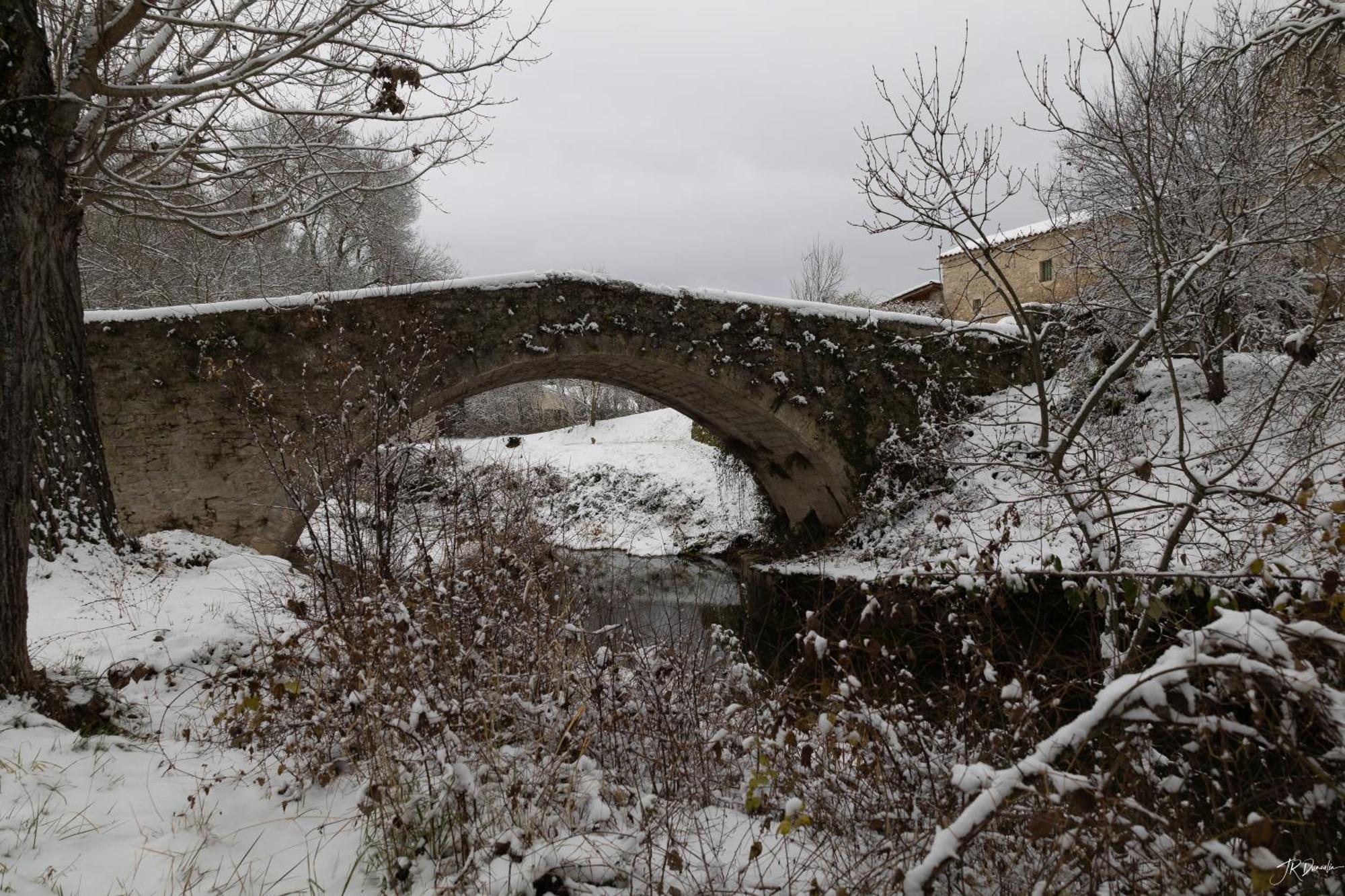 Studio Dans Le Luberon Cereste Экстерьер фото