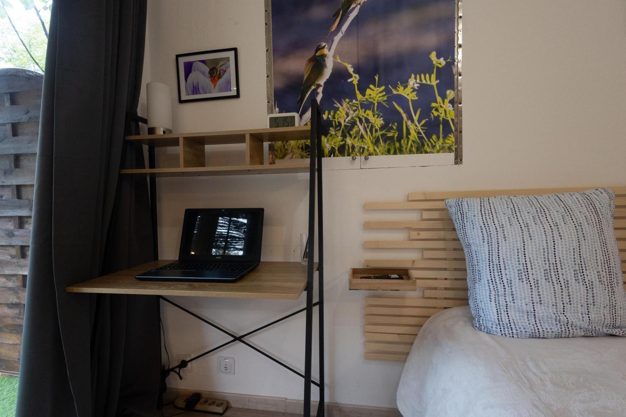 Studio Dans Le Luberon Cereste Экстерьер фото